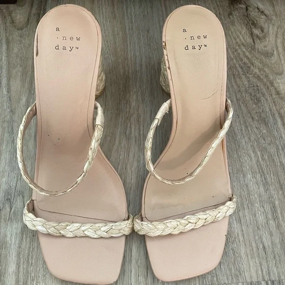 Target Heels - Picture 1 of 3